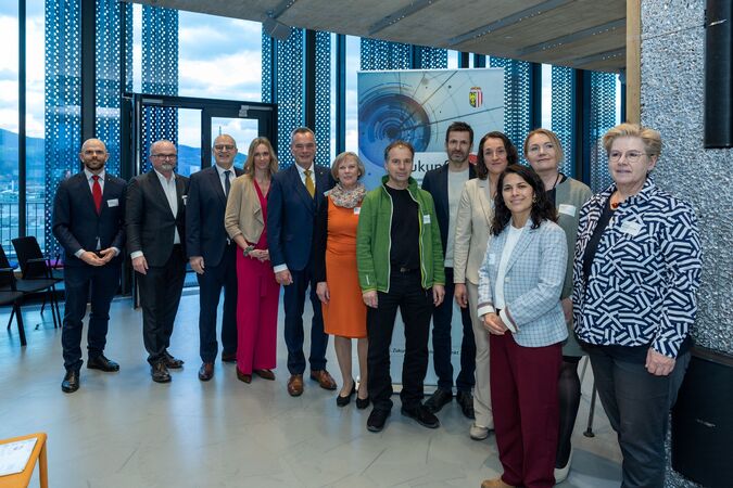 Gruppenbild von den Mitwirkenden